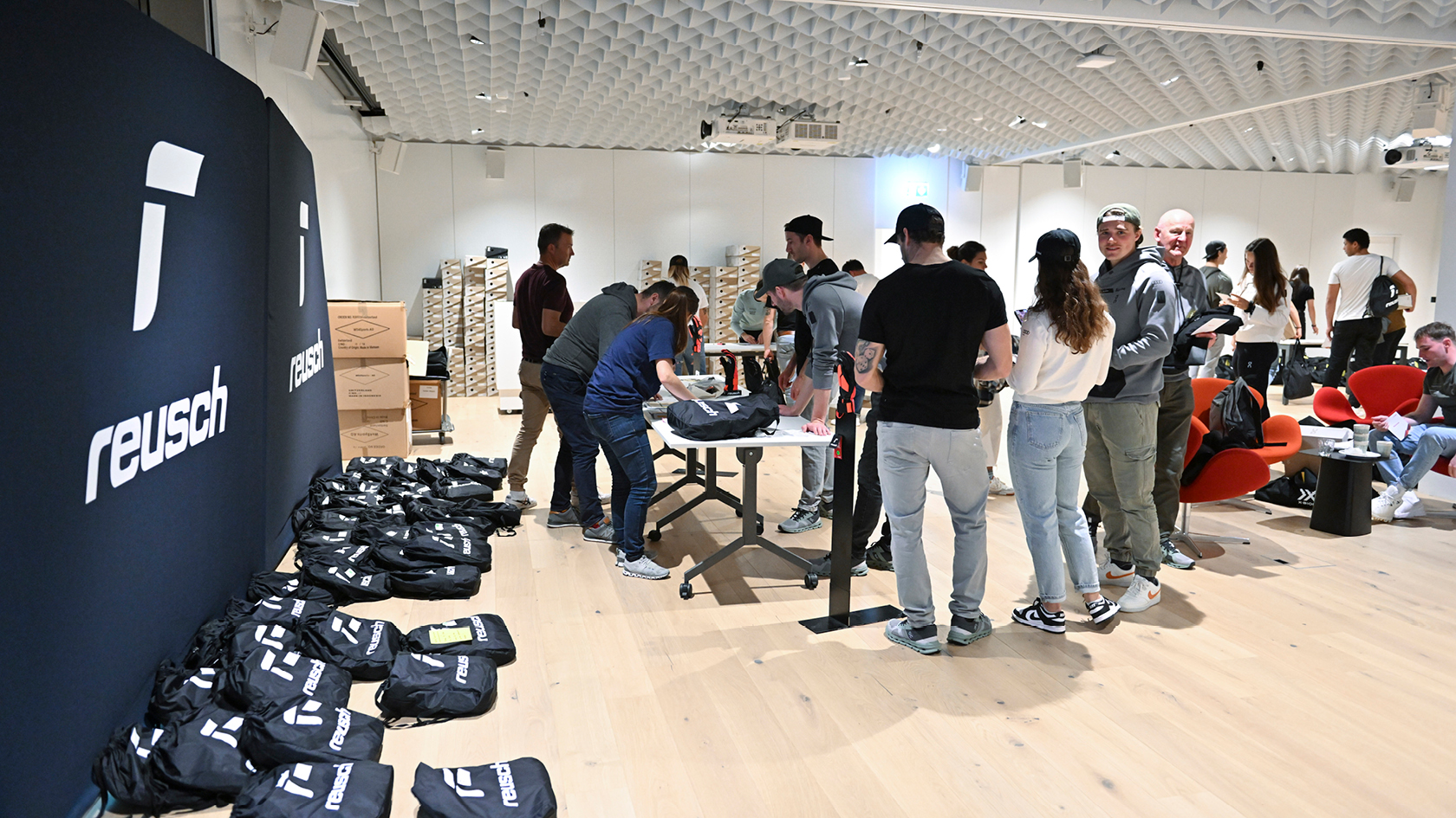 SwissSki, Sunrise und Schöffel versammeln die Skicross, Aerials und