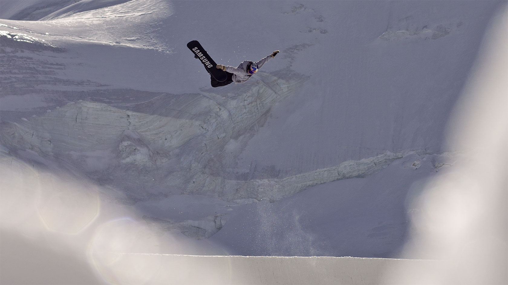 Das Swiss Snowboard Freestyle Team trainiert in SaasFee Swiss Ski