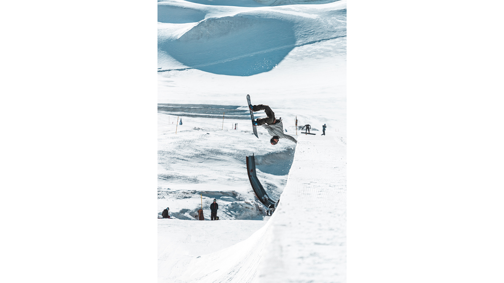 Mit dem Snowboard Freestyle Team in der Halfpipe von SaasFee