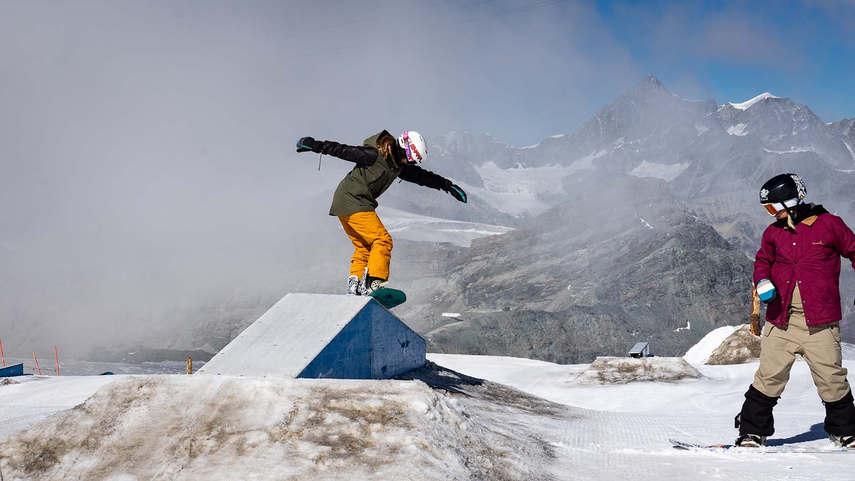 Von den Besten lernen Swiss Snowboard Girls Camp in Zermatt Swiss Ski